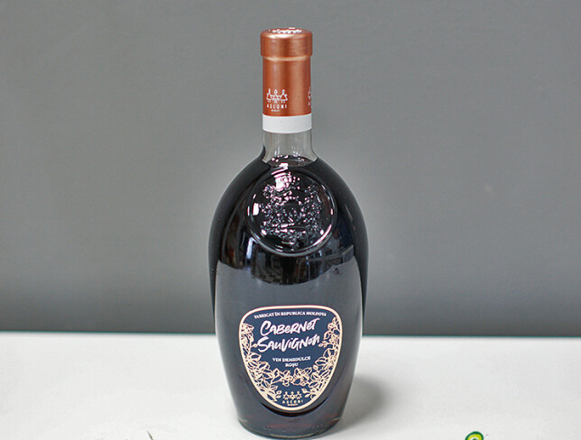 Semi-Sweet Asconi Cabernet Sauvignon Wine photo